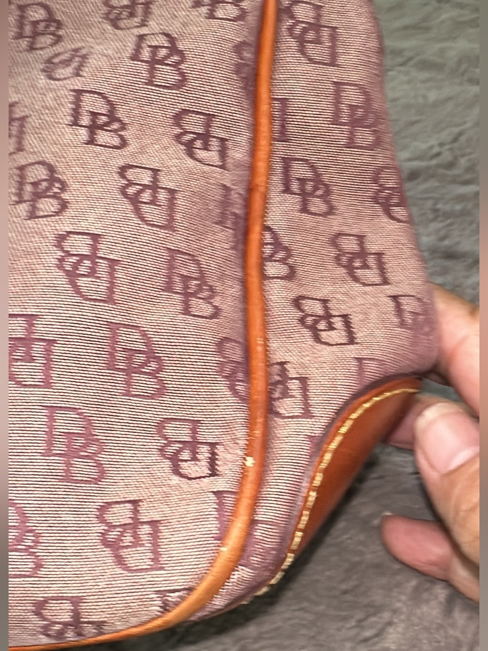 Dooney & Bourke Monogram
Canvas & Leather Satchel NEEDS CLEANING INSIDE (bags21) - Picture 8 of 16